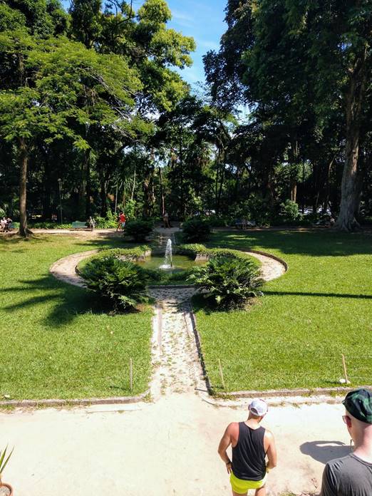 A group of people in a park

Description automatically generated