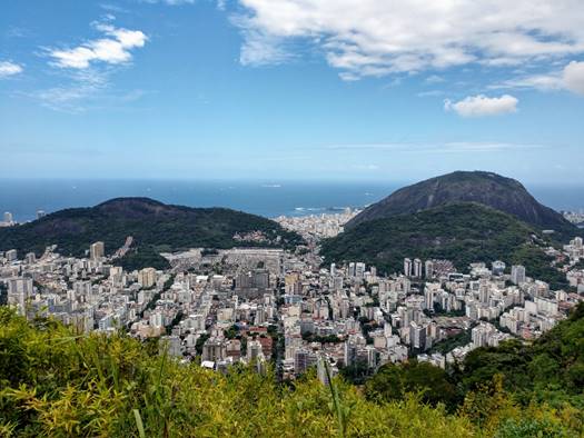 A view of a mountain

Description automatically generated